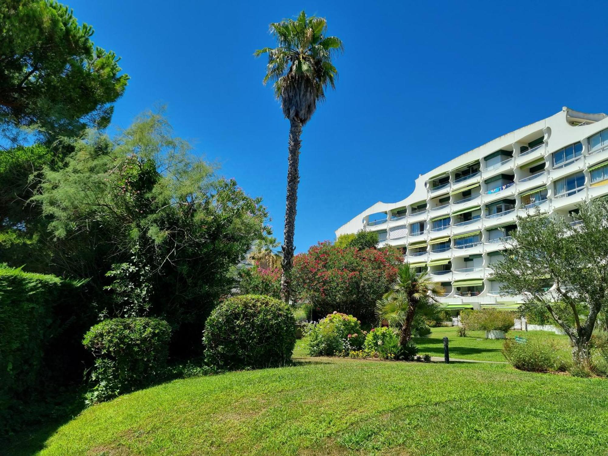 Superbe T2 Tout Confort 3 Etoiles, Entierement Renove Avec Piscine, Parking, Clim, Wifi, Netflix La Grande-Motte Eksteriør billede